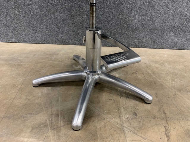 1447225-3 Frisörstol italor