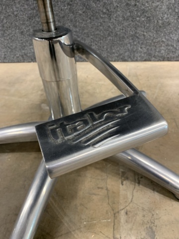 1447225-4 Frisörstol italor