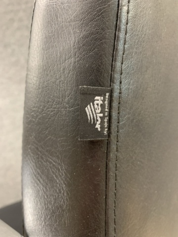 1447225-10 Frisörstol italor