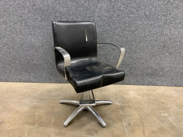 1447226-1 Frisörstol italor