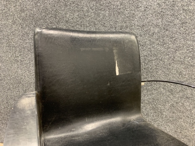 1447226-4 Frisörstol italor