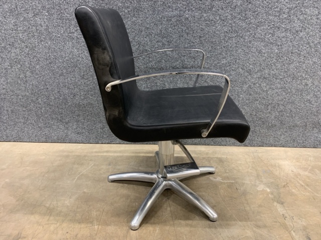 1447227-6 Frisörstol italor