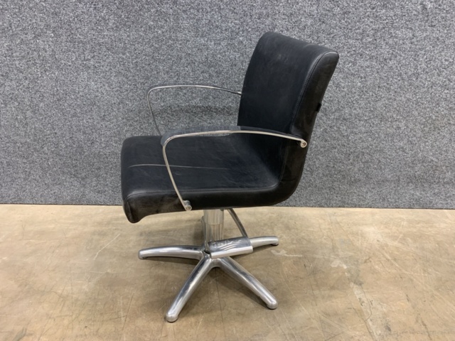 1447227-8 Frisörstol italor