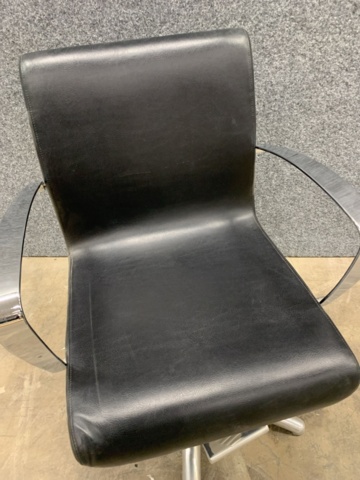 1447228-2 Frisörstol italor