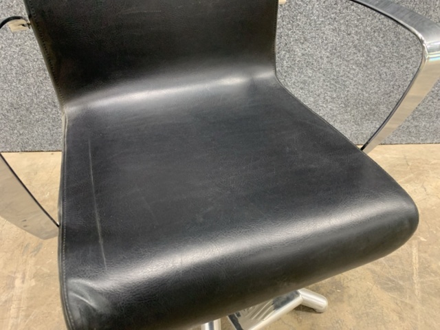 1447228-3 Frisörstol italor