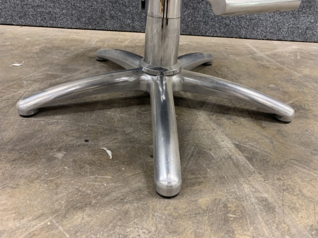 1447228-5 Frisörstol italor