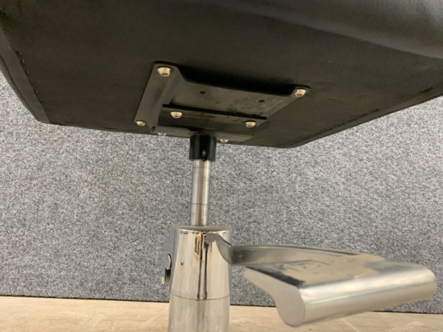 1447228-6 Frisörstol italor