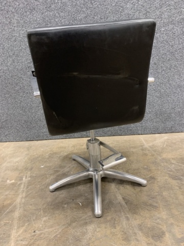 1447228-8 Frisörstol italor