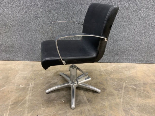 1447228-9 Frisörstol italor