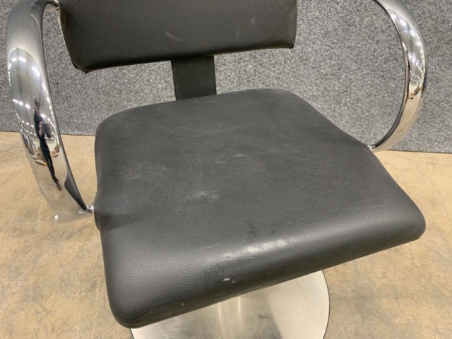 1447229-3 Frisörstol Luga Ressini