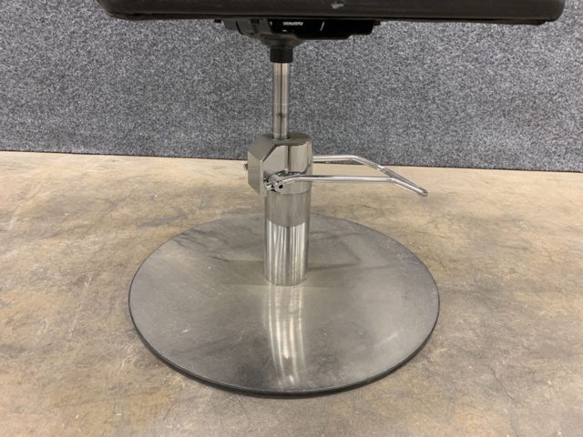 1447229-4 Frisörstol Luga Ressini