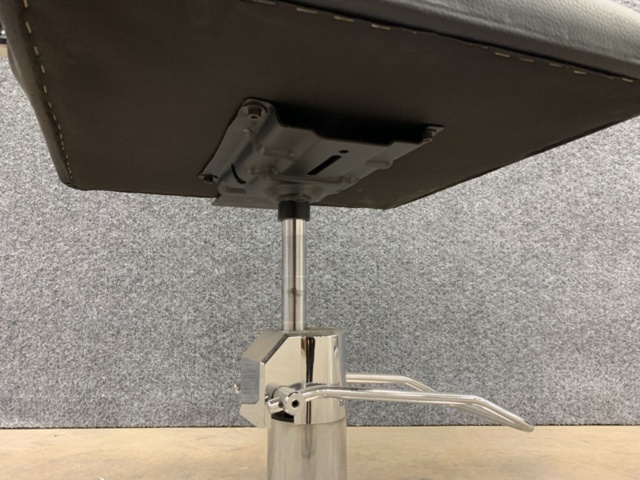 1447229-5 Frisörstol Luga Ressini