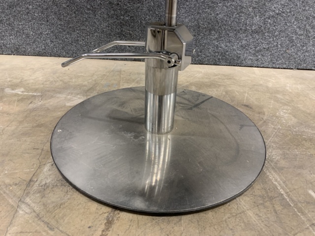 1447230-2 Barber chair Luga Ressini