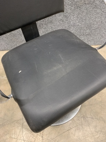 1447230-5 Barber chair Luga Ressini