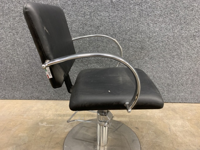 1447230-7 Barber chair Luga Ressini