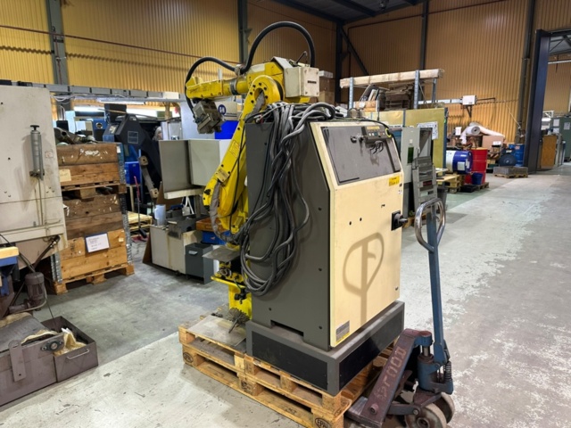 1256080-2 Robot Fanuc M-16iB/20