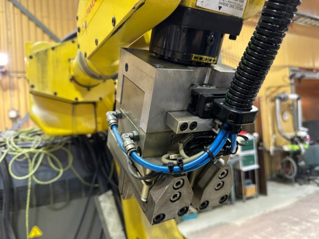 1256080-10 Robot Fanuc M-16iB/20