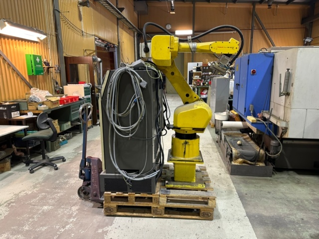 1256080-11 Robot Fanuc M-16iB/20