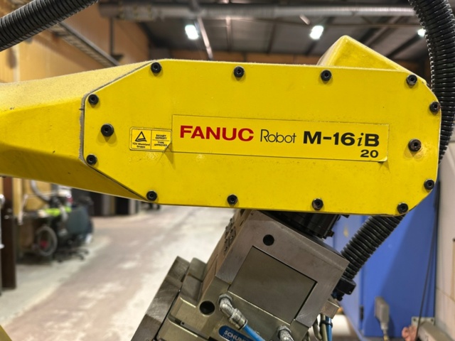1256080-3 Robot Fanuc M-16iB/20