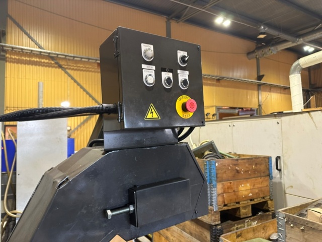 1256081-10 Svarv Hitachi Seiki TS15 2-axlig med spåntranssportör repobj