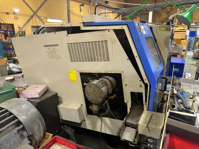 1256081-13 Svarv Hitachi Seiki TS15 2-axlig med spåntranssportör repobj