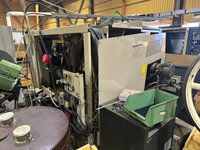 1256081-14 Svarv Hitachi Seiki TS15 2-axlig med spåntranssportör repobj