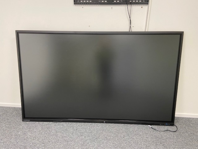 1443694-2 98" Interaktiv pekskärm med konferensutrustning och tillbehör - Clevertouch Pro Series 3