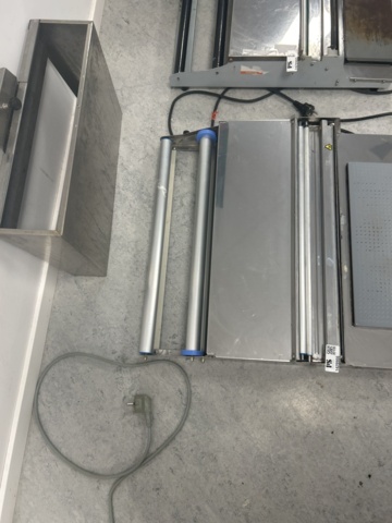 1429966-3 Professionell bänkmonterad plastfilmsförpackare