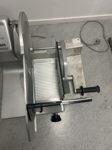 1429967-8 Professionell påläggs-/charkskärare