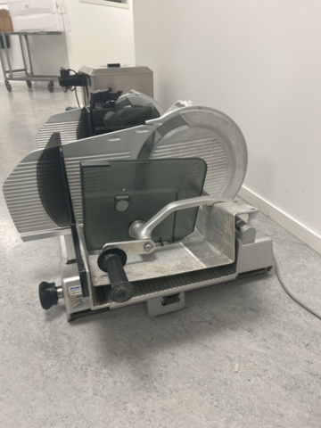 1429967-9 Professionell påläggs-/charkskärare