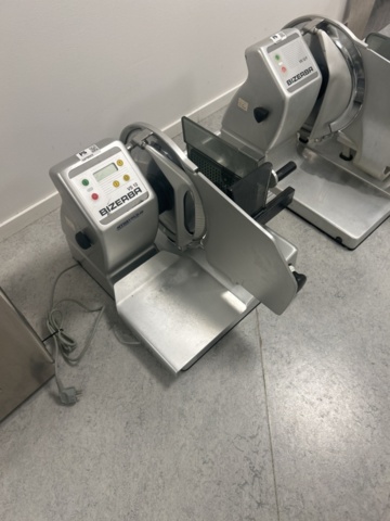 1429968-6 Professionell påläggs-/charkskärare