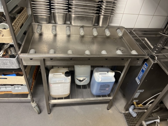 1420305-9 Diskstation - Diskmaskin, inmatningsbänk, mm.