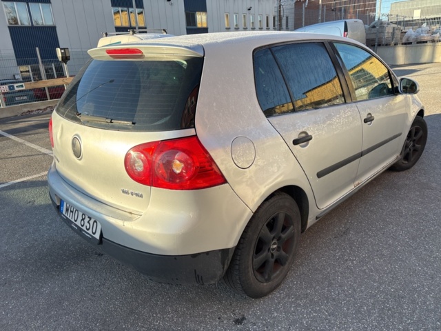 1444624-5 Volkswagen Golf 5-dörrar 1.6 FSI Manuell - 2004