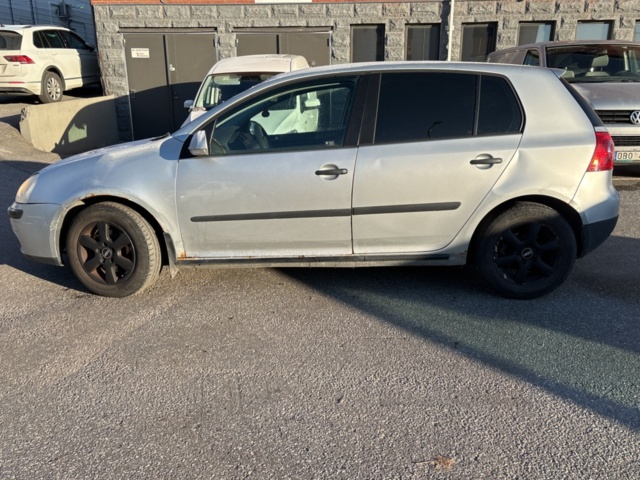 1444624-8 Volkswagen Golf 5-dörrar 1.6 FSI Manuell - 2004