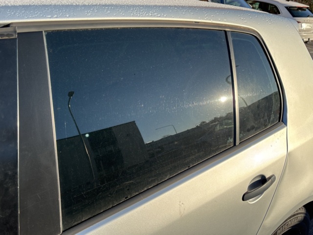 1444624-21 Volkswagen Golf 5-dörrar 1.6 FSI Manuell - 2004