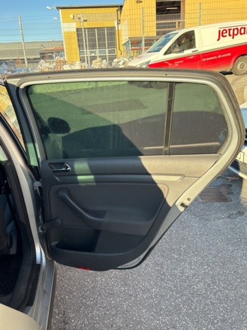 1444624-24 Volkswagen Golf 5-dörrar 1.6 FSI Manuell - 2004