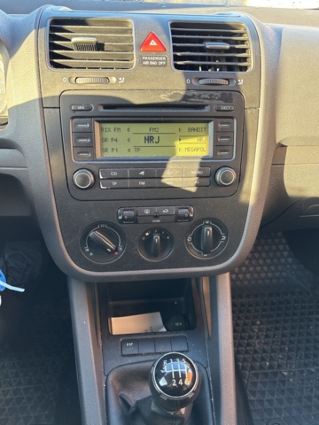 1444624-33 Volkswagen Golf 5-dörrar 1.6 FSI Manuell - 2004