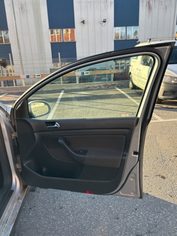 1444624-35 Volkswagen Golf 5-dörrar 1.6 FSI Manuell - 2004