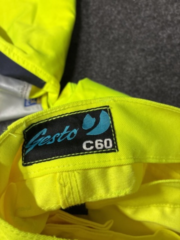 1447338-7 4 pcs protective shorts