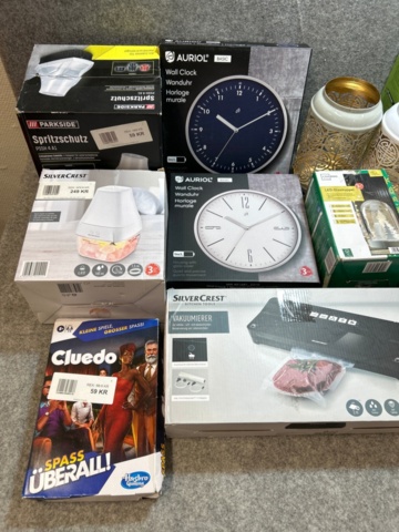 1436322-2 Boxes 12 pcs with mixed products