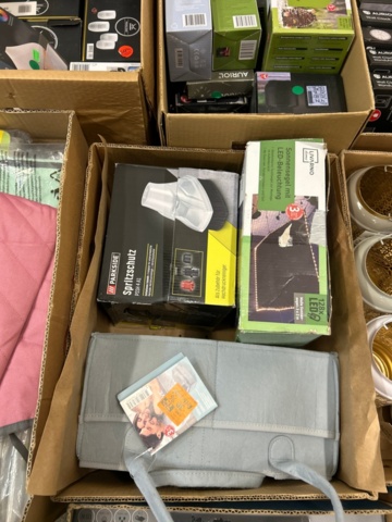 1436322-10 Boxes 12 pcs with mixed products