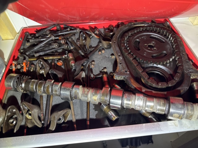 1321199-13 Chevrolet 454 motor i delar