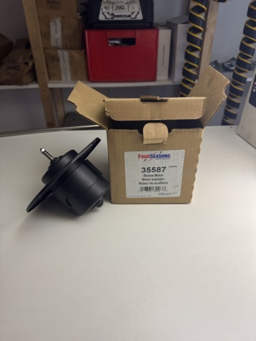 1321203-1 Fläktmotor 35587 Enkelaxelfläktmotor Impala -69 NY