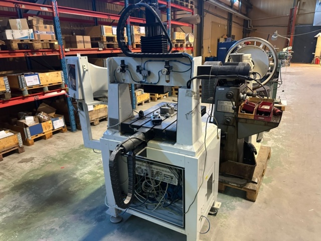 1256086-3 Gravyrfräsmaskin CNC Körner 832S / 500G