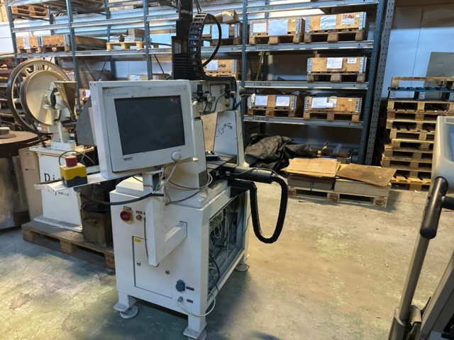 1256086-5 Gravyrfräsmaskin CNC Körner 832S / 500G