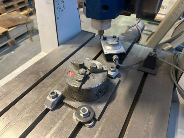 1256086-9 Gravyrfräsmaskin CNC Körner 832S / 500G