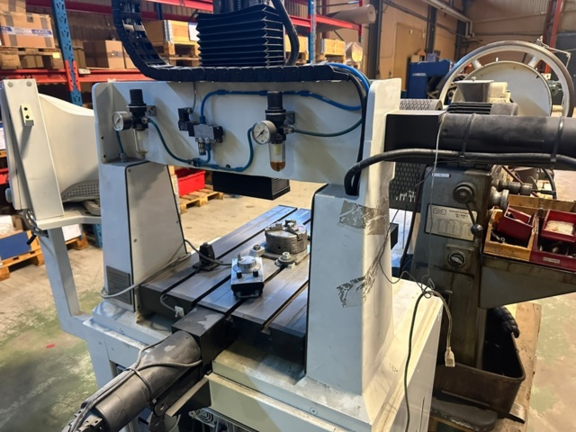 1256086-17 Gravyrfräsmaskin CNC Körner 832S / 500G