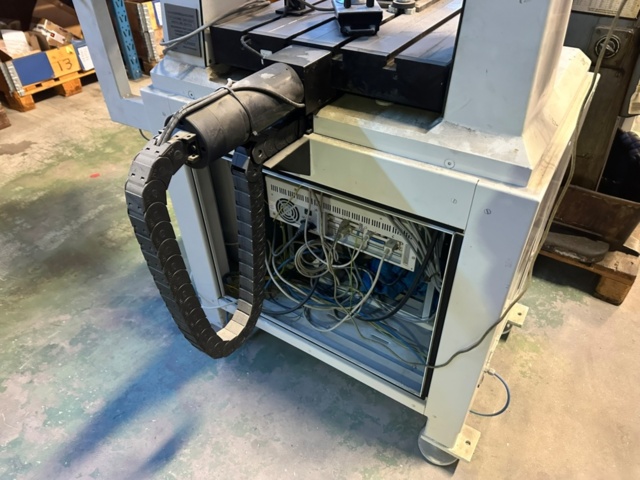 1256086-18 Gravyrfräsmaskin CNC Körner 832S / 500G