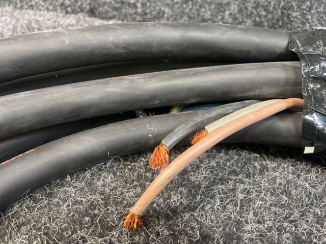 1447464-5 3-faskabel 63A, ca 8 meter