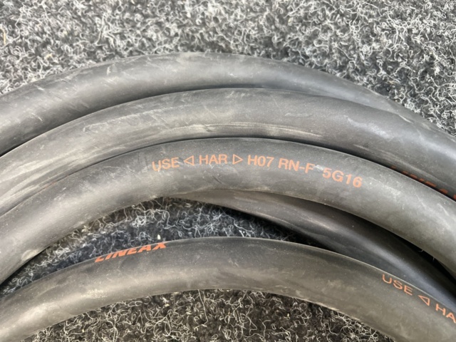 1447464-6 3-faskabel 63A, ca 8 meter